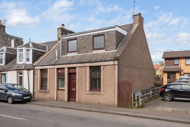 Semi-detached house for sale in Rumblingwell, Dunfermline