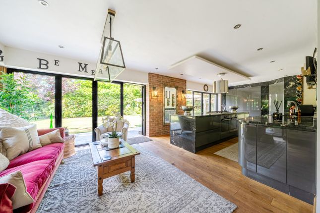 19, Forest Drive, Keston photo 2