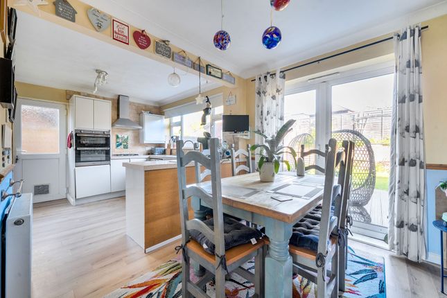5 Frampton Close, Winchester photo 3
