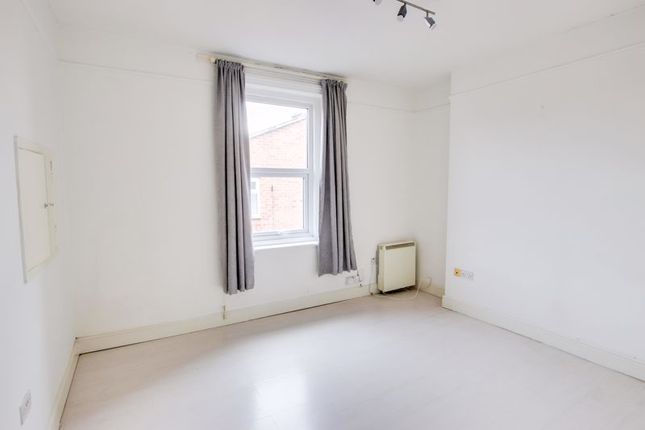 Flat 3, 34-36 West End, Westbury photo 2