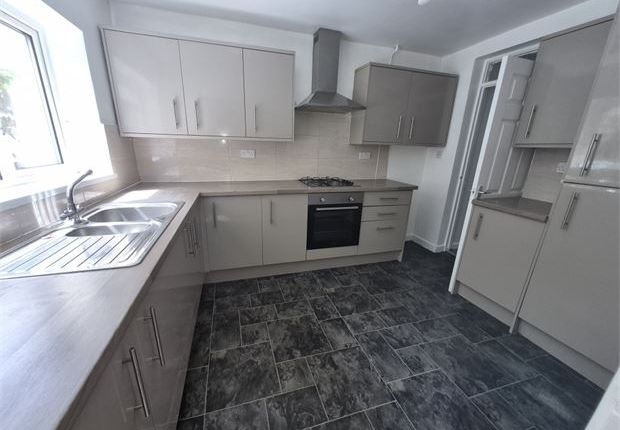30, Fenwick Street Pontygwaith, Ferndale photo 4
