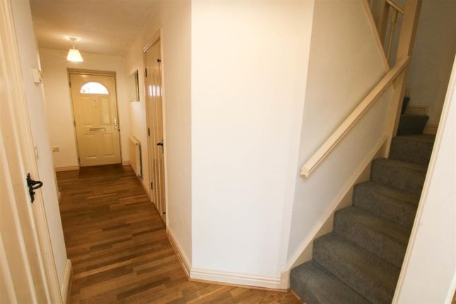 20, Crofters Court, Doncaster photo 2