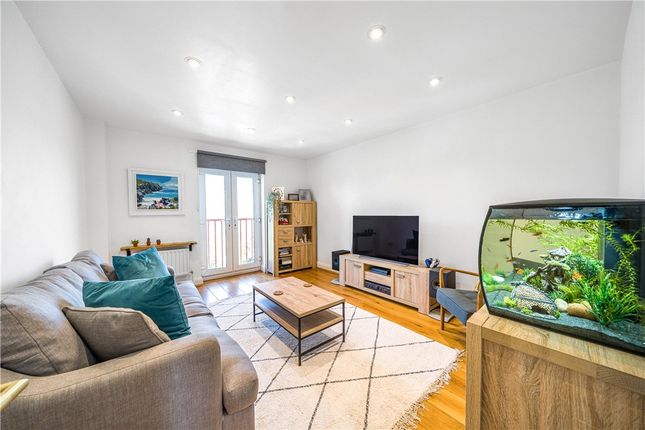 8 Puffin Court, 368, Gurnell Grove, London photo 3
