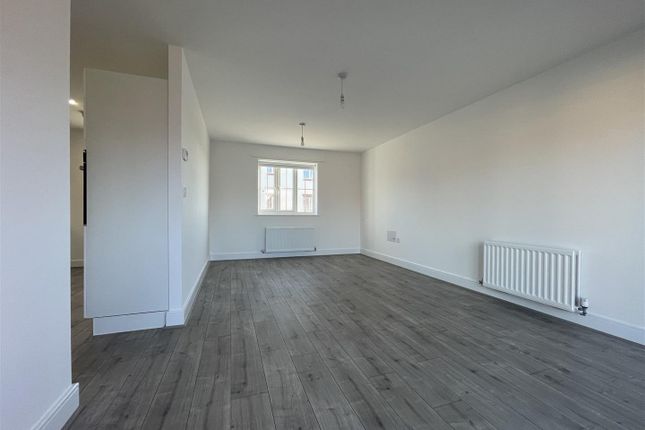 5, Pastures Road, Nottingham photo 4
