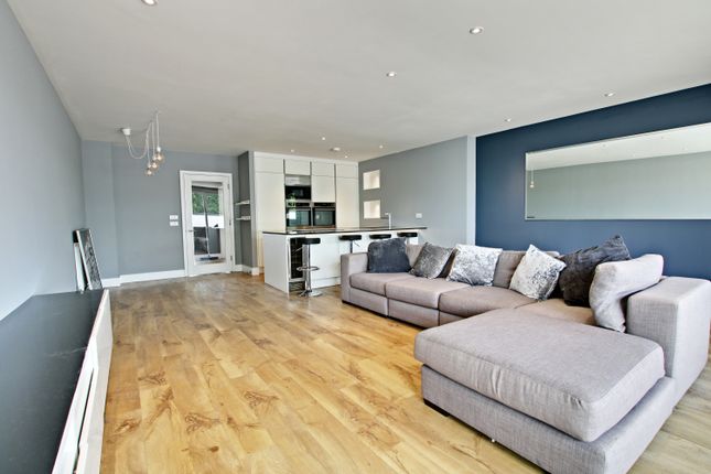 2 Bed Flat To Rent In Plaistow Lane Bromley Br1 Zoopla