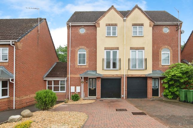 Thumbnail Town house for sale in Turnpike Lane, Redditch, Worcestershire