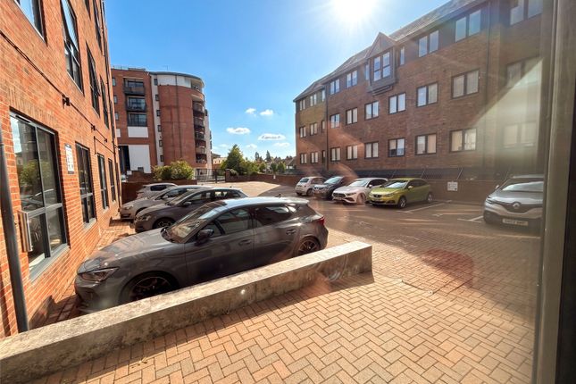 Flat 29, Compass House 207-215, Camberley photo 4