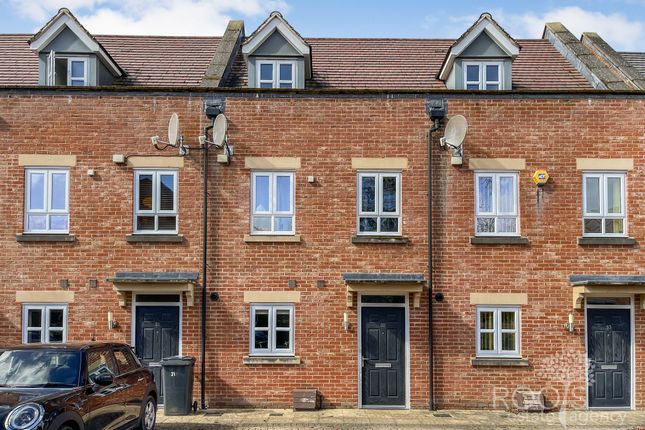 Thumbnail Terraced house for sale in Denman Drive, Newbury, West Berkshire