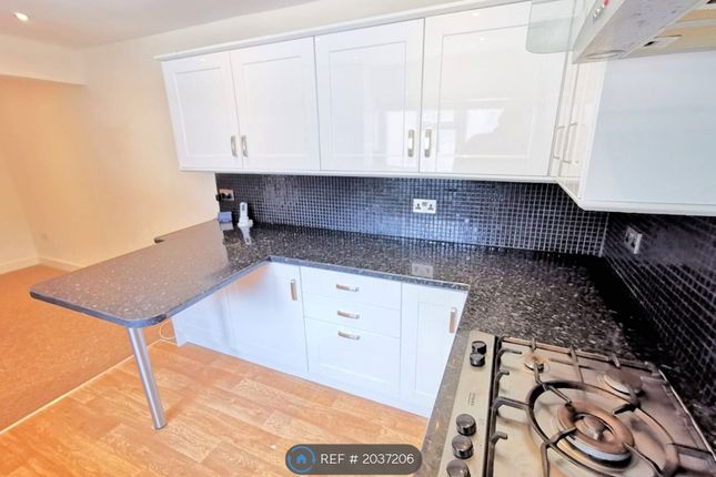 Flat to rent in Pottery Road, Oldbury