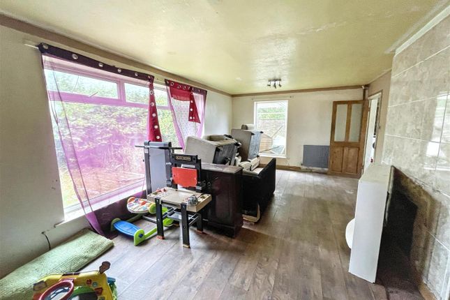 12, Defoe Crescent, Newton Aycliffe photo 3