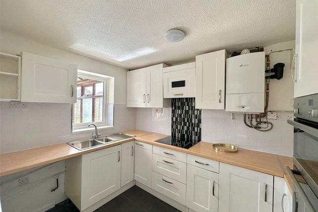 9, Howard Close, Somerset photo 2