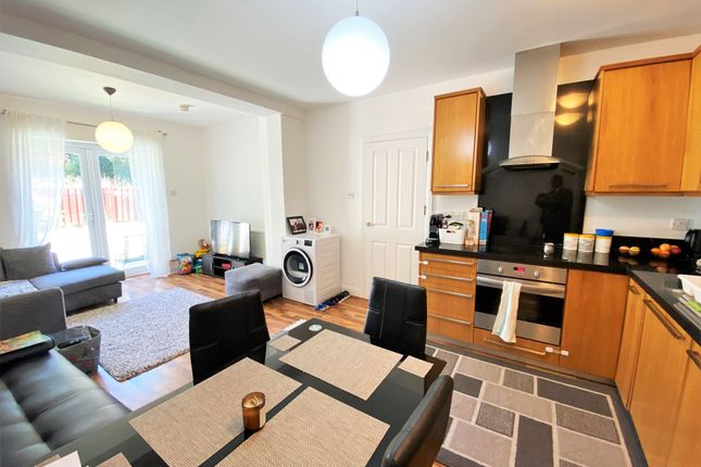 Thumbnail Maisonette to rent in Ecclesbourne Gardens, Palmers Green
