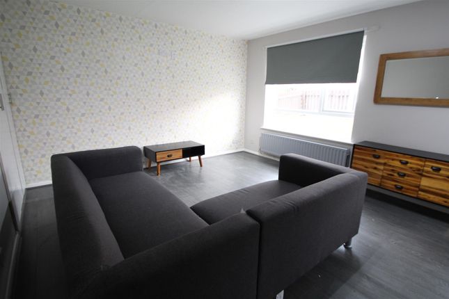 Flat 1,, Westfield Court, Westfield Road, Leeds photo 5