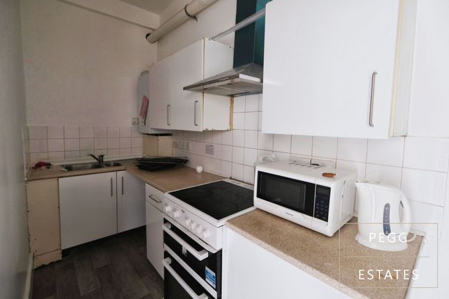 Flat 1, 31 Rock Road, Torquay photo 3