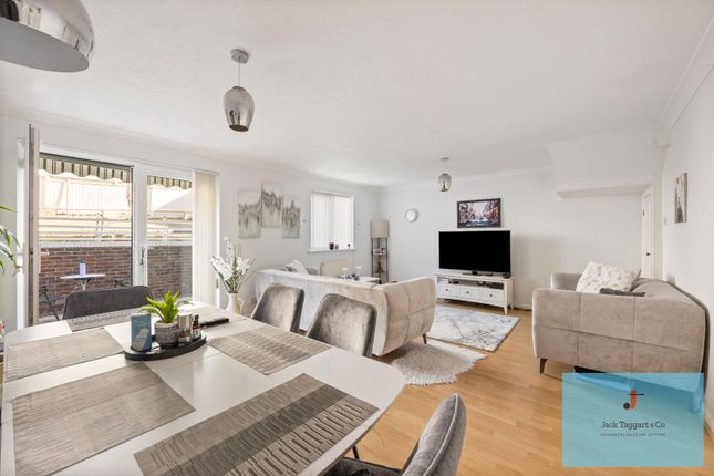 52, Queen Victoria Avenue, Hove photo 4