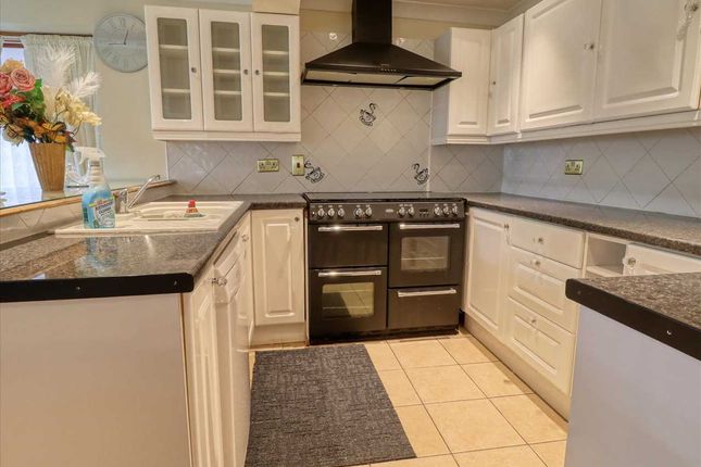 15, Beacon Way, St Osyth photo 3