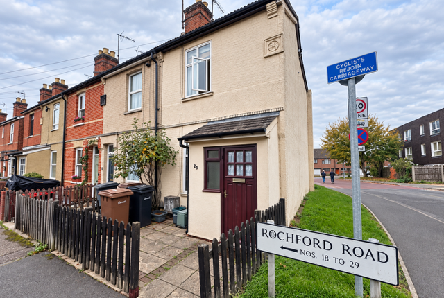 2-bed terraced on Chelmsford, £1,350/mo