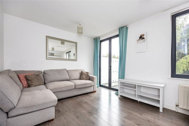 Flat 11, Saxon Court, WHYTELEAFE photo 2
