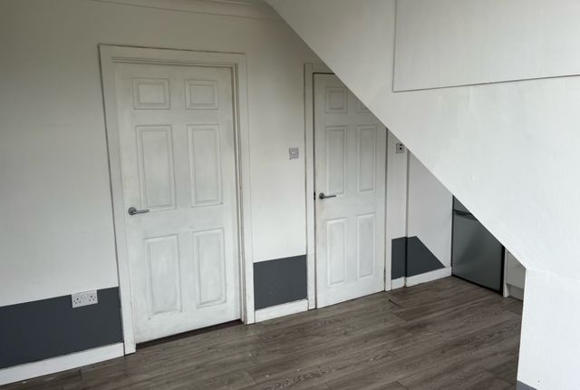 7, Main Street, Newmilns photo 3