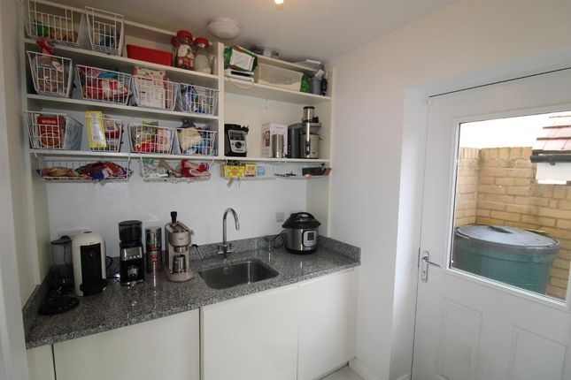 1, Perry Close, Milton Keynes photo 4