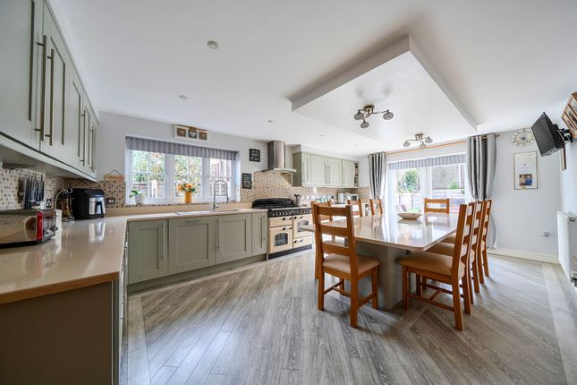11 Hustlings Drive, Sheerness photo 3