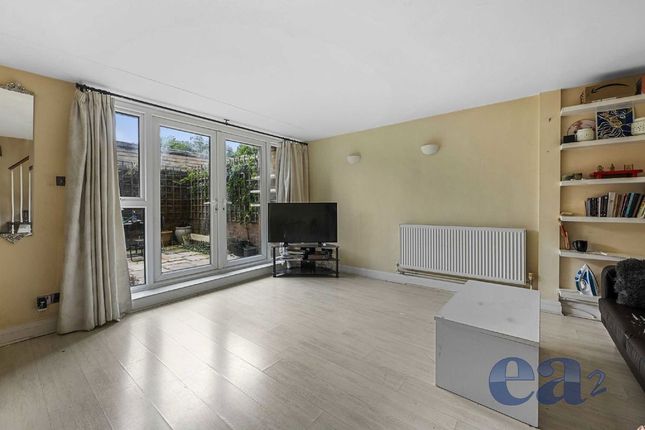 Thumbnail Flat for sale in Burr Close, London