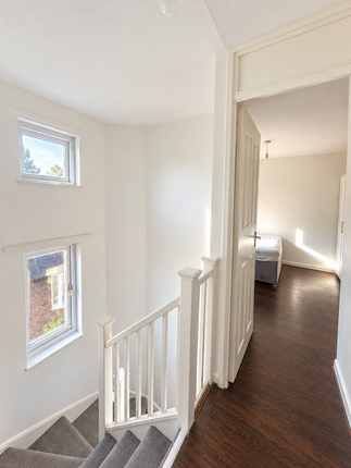 Sledmere Court, Feltham photo 5