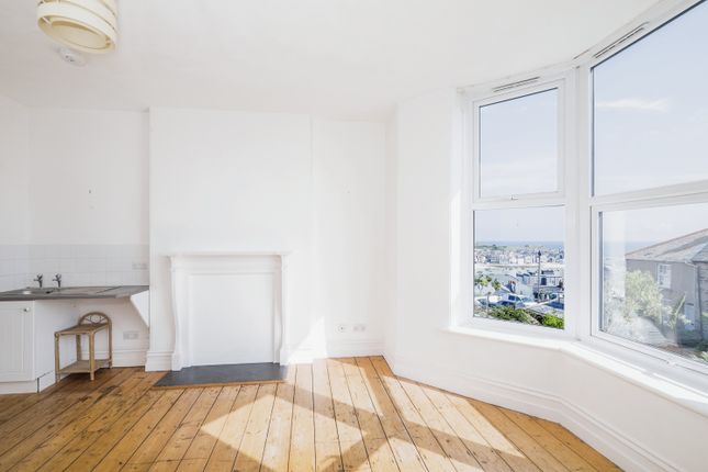 Flat 1, 6, Pednolver Terrace, St. Ives photo 4