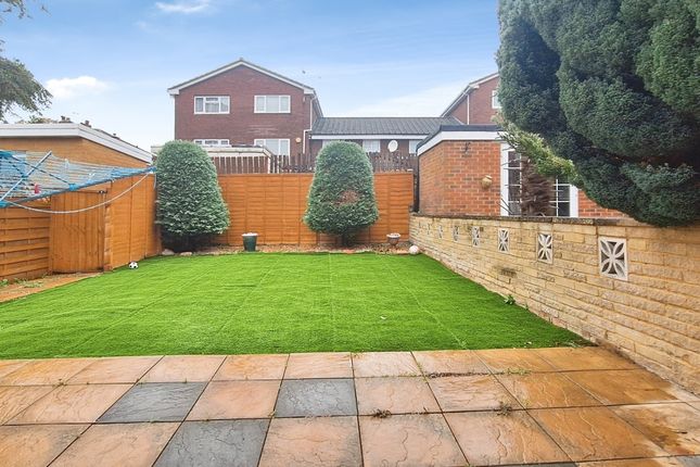 Ramsey Close, Ealing photo 5