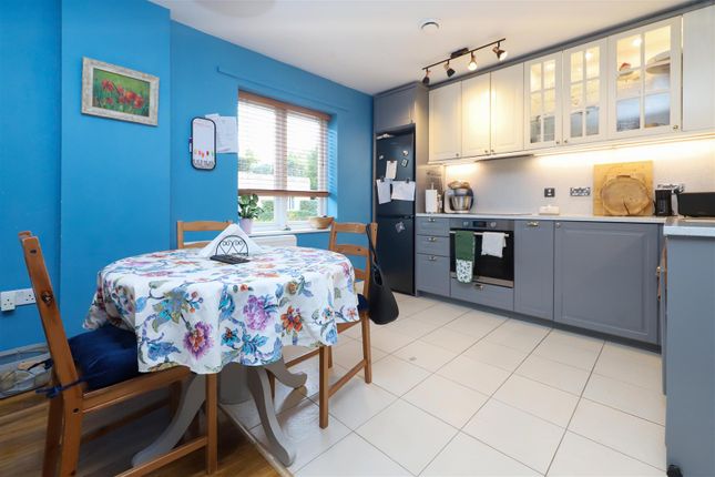 16 Marlbourgh House, Park Lodge Avenue, West Drayton photo 3