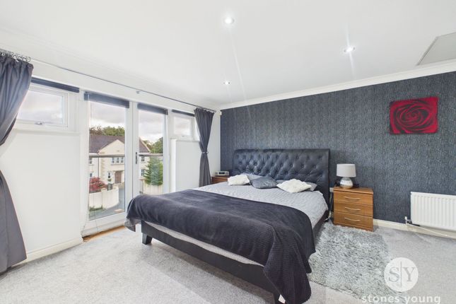 15 Dickens Court, Blackburn photo 4