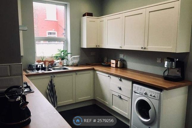 Gorgeous Fitted Shaker Kitchen