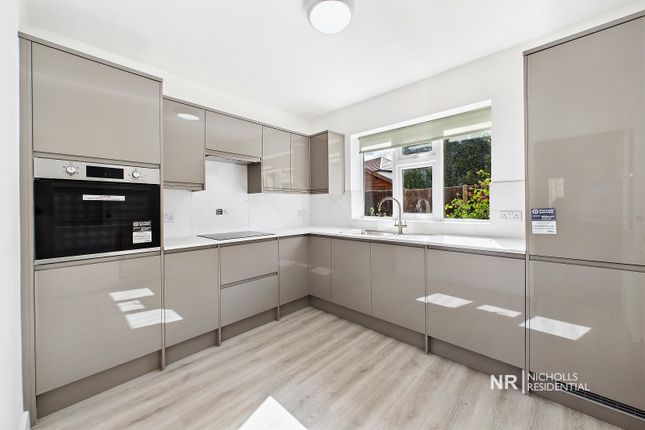 8, Headley Close, West Ewell photo 2