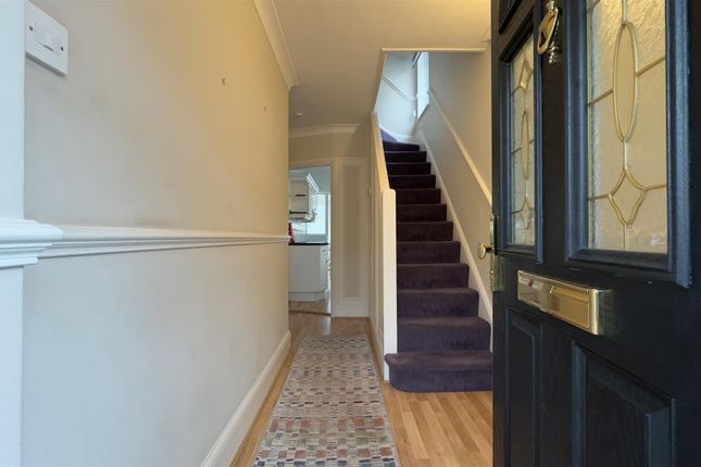 59, Westview Drive, Woodford Green photo 3