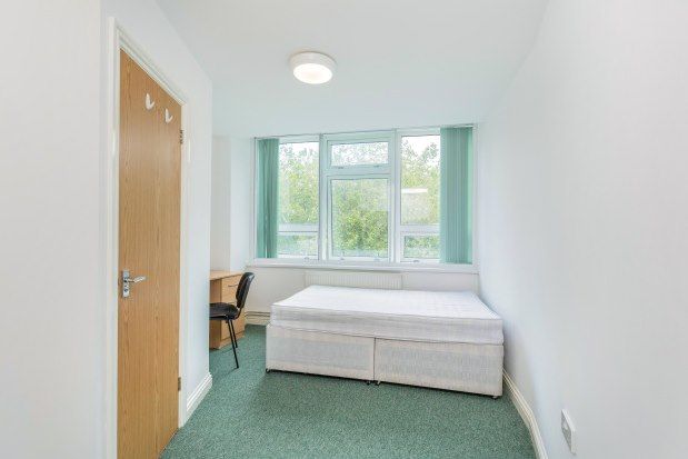 Thumbnail Flat to rent in 1 Guildhall Walk, Portsmouth