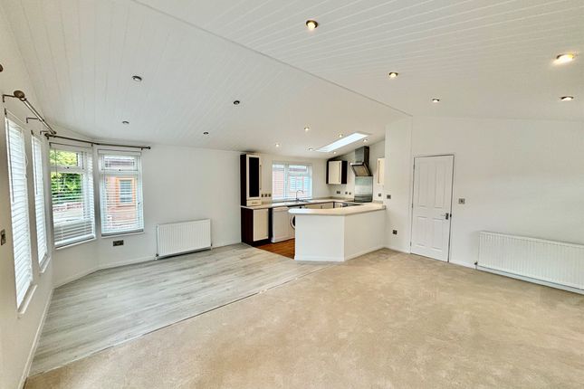 41, Helsby Park Homes, Chester Road, Frodsham photo 5