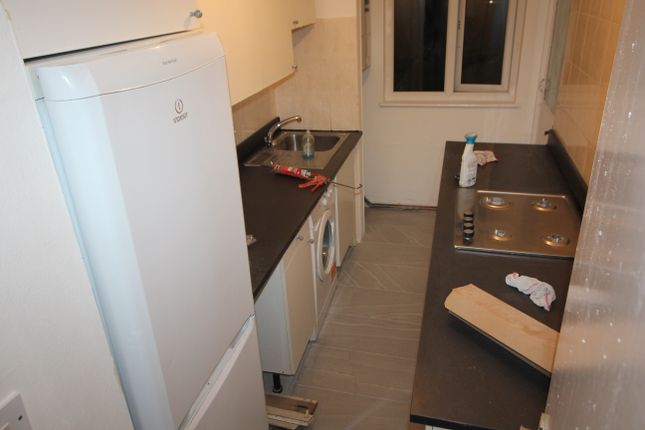 47, Byron Way, Northolt photo 5
