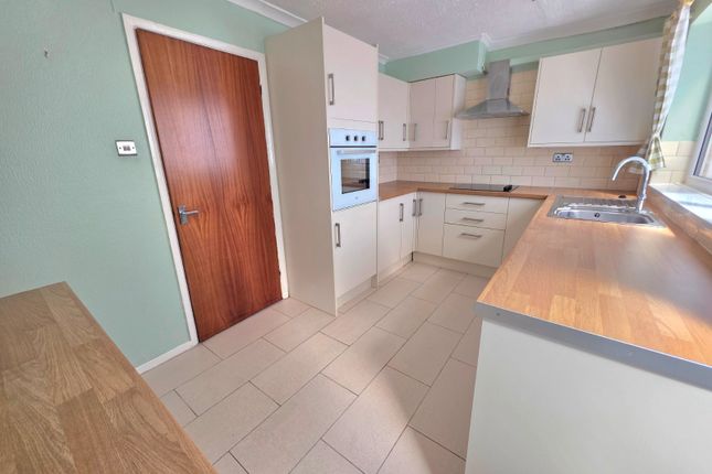 21, Sealand Drive, Warwickshire photo 4