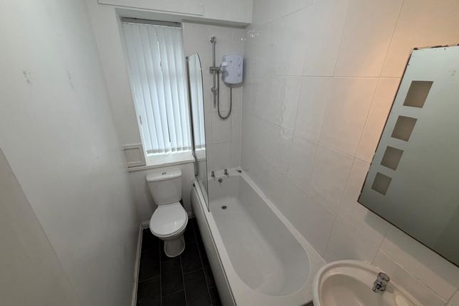 Elmvale Row, Springburn, Glasgow photo 5