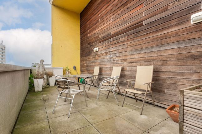 26 Blackmore Court, Brighton photo 2