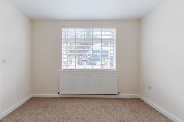 121 Westbury Lane, Bristol photo 3