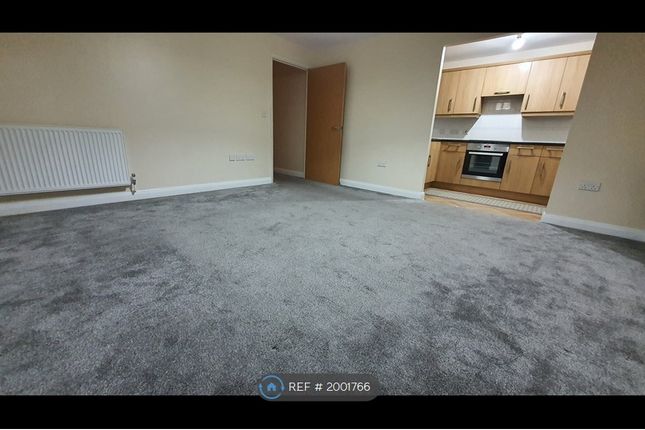 Flat to rent in City House, Croydon