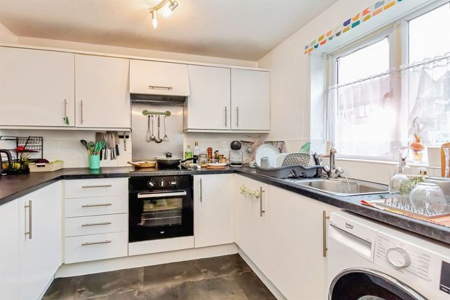 12, Samuel Place, Corby photo 4