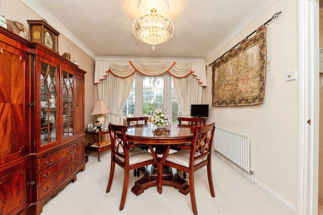 33, Kestrel Way, Sandy photo 4