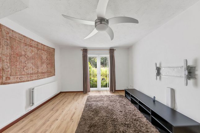 133 Waltersgreen Crescent, Warrington photo 4