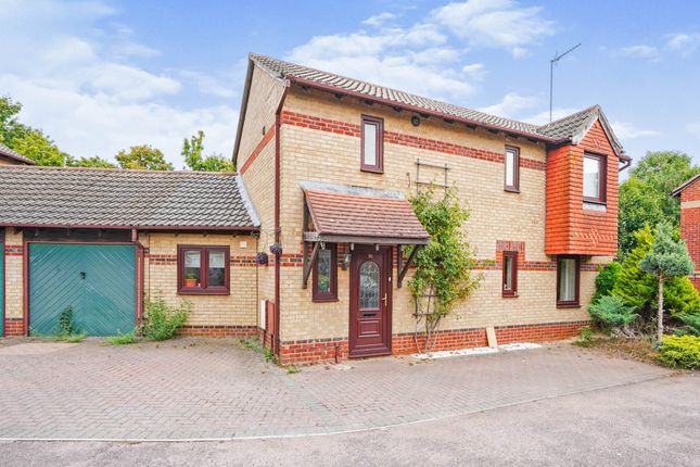 Thumbnail Detached house for sale in Spruce Drive, Bicester