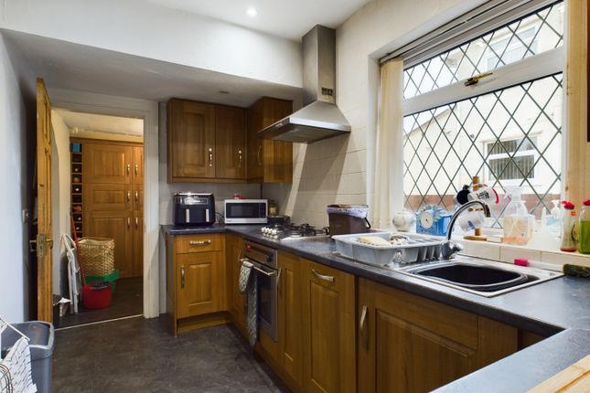 Kitchen - Ewemove Sales And Lettings