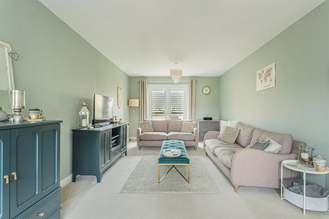 2, Duke Crescent, Corsham photo 2