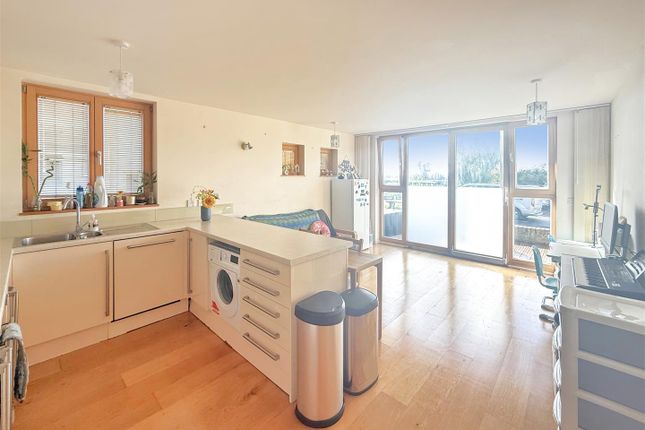 Apt 1, 29, Preston Road, Weymouth photo 3