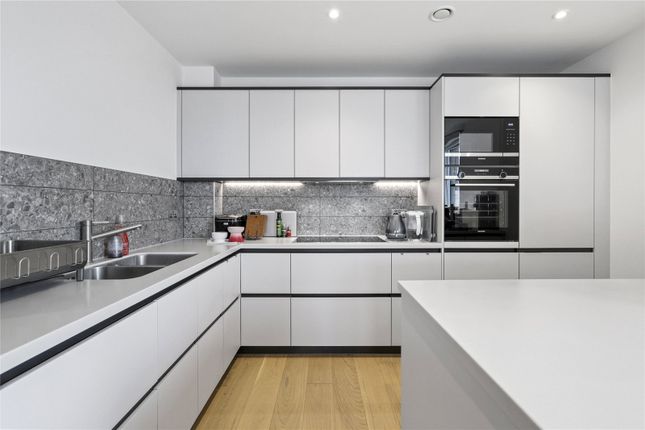 Flat for sale in Bathgate Place, London